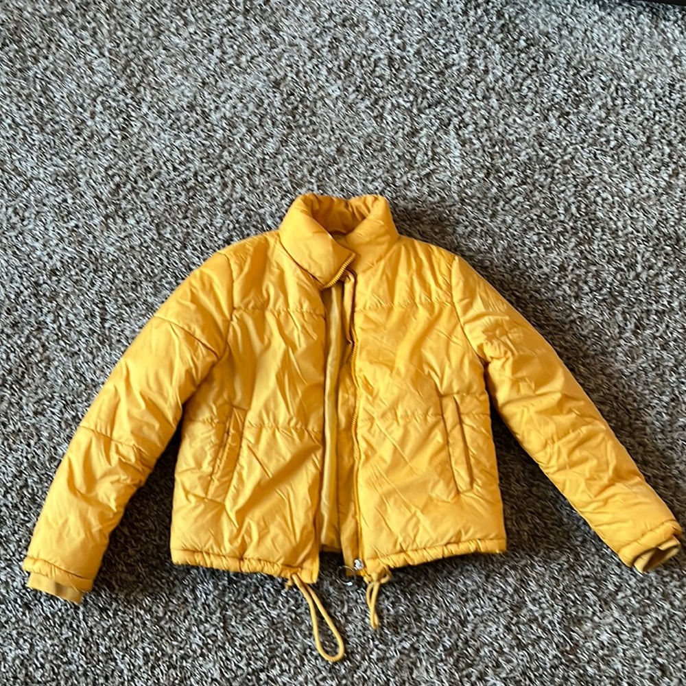 Women’s yellow arizona jean co puffer bomber jacket brand new used once size L